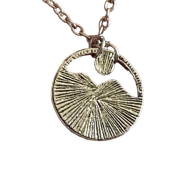 Mountain Tree Scene Silver Pendant Necklace - Picture 5 of 6